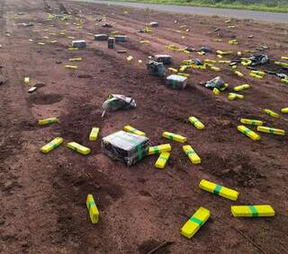 Traficante morre após capotar caminhonete carregada com maconha Traficante morre após capotar caminhonete carregada com maconha