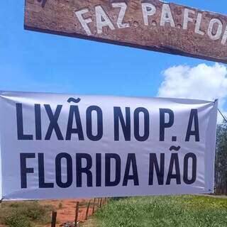 Moradores questionam unidade de compostagem ao lado de nascente preservada Moradores questionam unidade de compostagem ao lado de nascente preservada