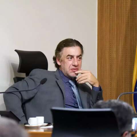 Oito dias ap&oacute;s opera&ccedil;&atilde;o do Gaeco, Neno Razuk aparece em reuni&atilde;o da CCJR