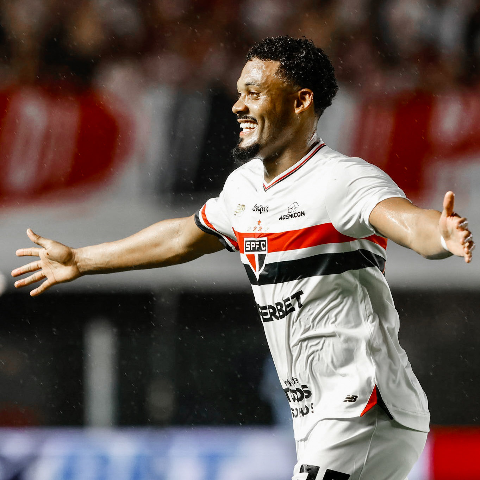 S&atilde;o Paulo imp&otilde;e ritmo, supera Inter e frustra estreia de Abel Braga