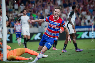 Brenno garante vit&oacute;ria do Fortaleza sobre Corinthians e al&iacute;vio na tabela