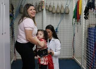 M&atilde;e ouviu que o lugar da filha com defici&ecirc;ncia &ldquo;&eacute; dentro de casa&rdquo;