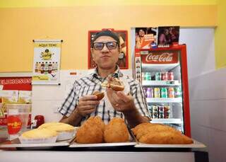 Coxinha de carne de panela desfiada trouxe sucesso na vida de Elias 