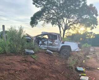 Traficante morre após capotar caminhonete carregada com maconha Traficante morre após capotar caminhonete carregada com maconha