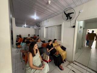 Gestantes correm para postos de sa&uacute;de no 1&ordm; dia de vacina&ccedil;&atilde;o contra bronquiolite