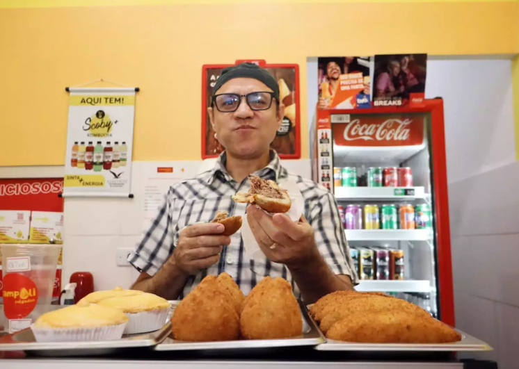 Coxinha de carne de panela desfiada trouxe sucesso na vida de Elias 