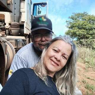 Casal de MS morre em acidente entre carreta e picape em Goi&aacute;s