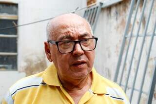 Em &quot;p&eacute; de guerra&quot;, moradores protestam contra constru&ccedil;&atilde;o em &aacute;rea comunit&aacute;ria