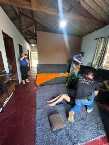 Pol&iacute;cia faz reconstitui&ccedil;&atilde;o de ataque a adolescente que teve corpo incendiado 