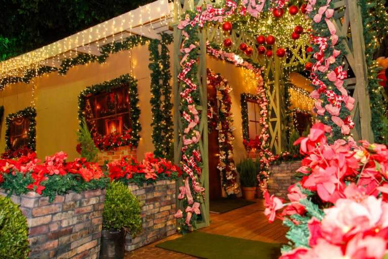 Natal na Praça tem a maior casa do Papai Noel e autoatendimento