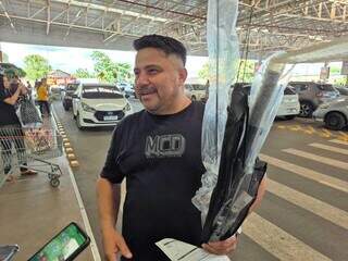 Em ritmo de fim de ano, bazar oferece itens a R$ 10 e ajuda quem quer economizar Em ritmo de fim de ano, bazar oferece itens a R$ 10 e ajuda quem quer economizar