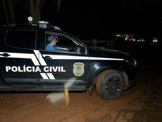 Adolescente de 14 anos mata pai com facada no pescoço após discussão Adolescente de 14 anos mata pai com facada no pescoço após discussão