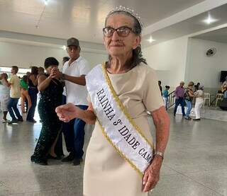 Aos 91 e 89 anos, Ivo e Aurora foram coroados rei e rainha 