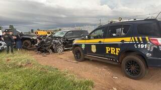 Caminhonete furtada em SC bate em Dodge Ram após perseguição na fronteira Caminhonete furtada em SC bate em Dodge Ram após perseguição na fronteira