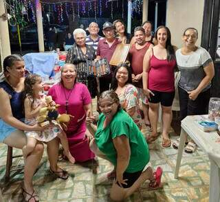 Amigos do 'busão' fazem amigo secreto de passageiros da linha 506 Amigos do 'busão' fazem amigo secreto de passageiros da linha 506