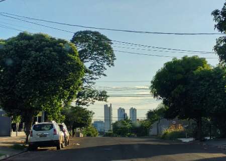 Domingo ser&aacute; de calor e possibilidade de tempestades em MS 