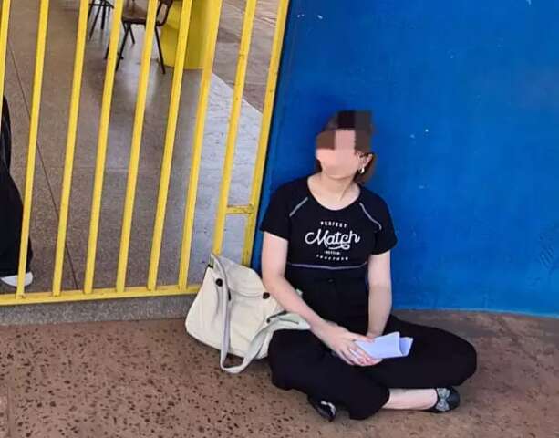 Pais dizem que jovem com lesão em vértebras foi impedida de fazer vestibular