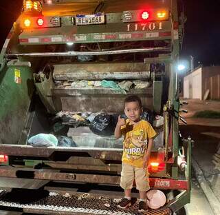 Família saiu à caça do caminhão de coleta para realizar pedido de Miguel Família saiu à caça do caminhão de coleta para realizar pedido de Miguel