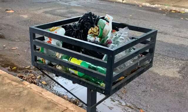 Com mais de 60 faltas em um dia, coleta de lixo &eacute; comprometida em Campo Grande
