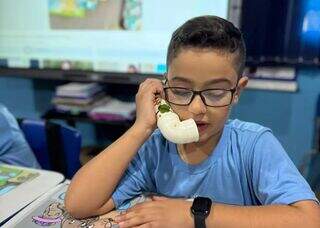 Alunos de escola rural melhoram a leitura com uso do Sussurrofone