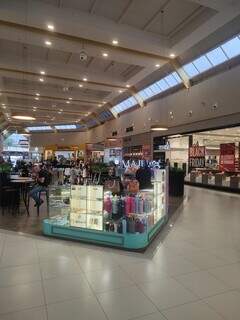 Natal é mais que Super, é Hiper: comércio aquecido e presentes no Hiper Center Natal é mais que Super, é Hiper: comércio aquecido e presentes no Hiper Center