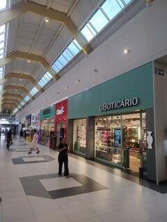 Natal é mais que Super, é Hiper: comércio aquecido e presentes no Hiper Center Natal é mais que Super, é Hiper: comércio aquecido e presentes no Hiper Center