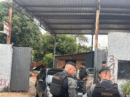 Cinco presos enquanto descarregavam caminh&atilde;o de maconha no Dan&uacute;bio Azul