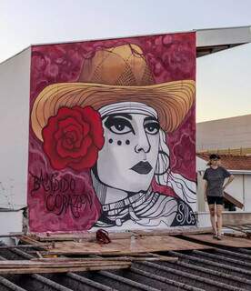 Paixão por Ney Matogrosso virou painel gigante na Vila Carvalho Paixão por Ney Matogrosso virou painel gigante na Vila Carvalho