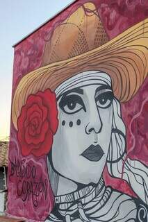 Paixão por Ney Matogrosso virou painel gigante na Vila Carvalho Paixão por Ney Matogrosso virou painel gigante na Vila Carvalho