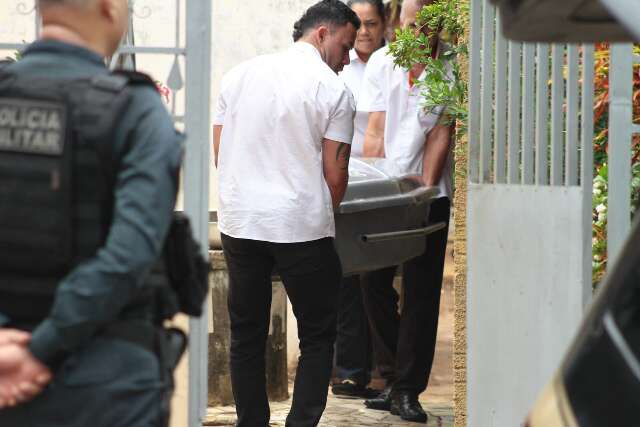 M&atilde;e e filha tentaram conter assassino antes da morte de dona de restaurante