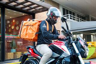 Patrões recorrem até a prêmios por assiduidade para evitar sumiço do serviço Patrões recorrem até a prêmios por assiduidade para evitar sumiço do serviço