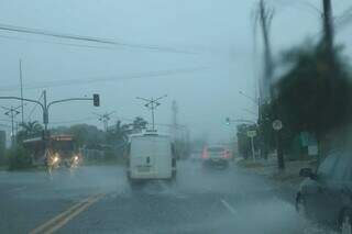 Chuva passa de 50 mm em MS nas últimas 12 horas e Estado segue em alerta Chuva passa de 50 mm em MS nas últimas 12 horas e Estado segue em alerta
