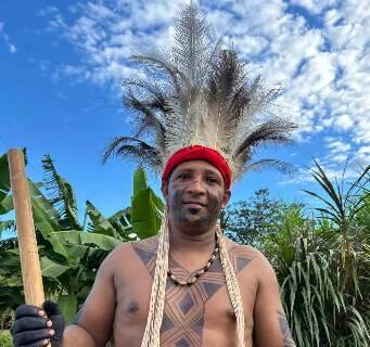 Menino que n&atilde;o falava terena hoje ensina o idioma e ajuda a impulsionar a aldeia