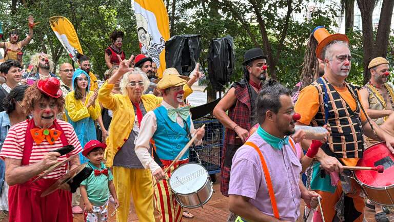 Sem terror, palhaços mostram sua verdadeira essência na Palhasseata