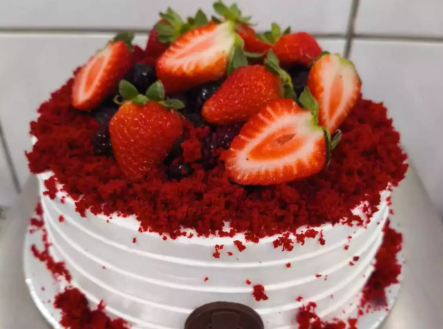 Confeiteira escutou por muito tempo que seus bolos n&atilde;o valiam nada