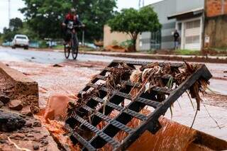 Falta de infraestrutura agrava efeitos de 24 horas de chuva no Jardim Noroeste Falta de infraestrutura agrava efeitos de 24 horas de chuva no Jardim Noroeste
