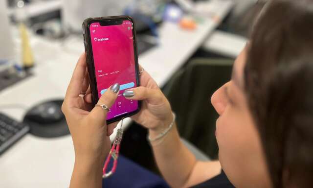 Mulher perde R$ 88 mil ap&oacute;s criminoso usar dados de banco para engan&aacute;-la