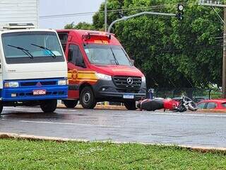 Acidente entre caminhão e moto deixa trânsito lento na Avenida João Arinos Acidente entre caminhão e moto deixa trânsito lento na Avenida João Arinos