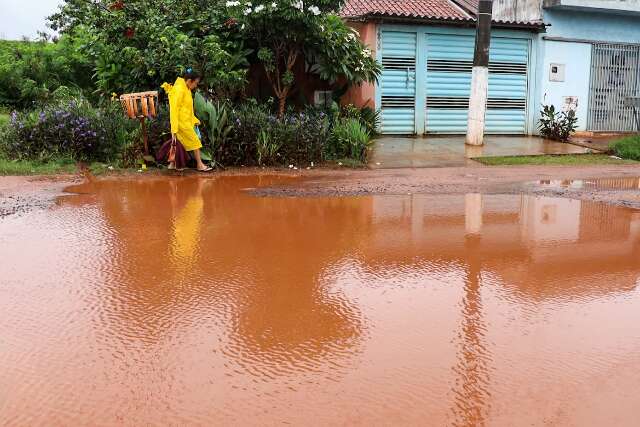 Falta de infraestrutura agrava efeitos de 24 horas de chuva no Jardim Noroeste
