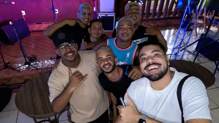 Projeto Entre Amigos celebra dois anos de pagode raiz na Vila Popular