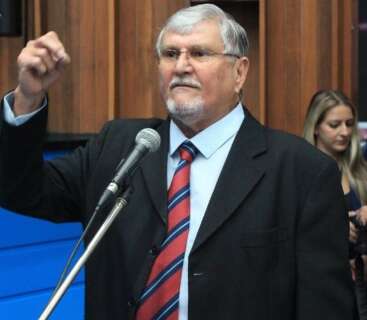 Deputado reage &agrave; amea&ccedil;a com dica de surra para fazer sangrar