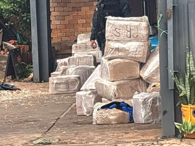 Fardos de maconha apreendidos em lava-jato seriam levados para SP