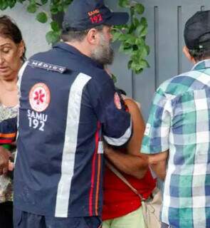 Médico virou abraço para mãe que viu o filho morrer em acidente Médico virou abraço para mãe que viu o filho morrer em acidente