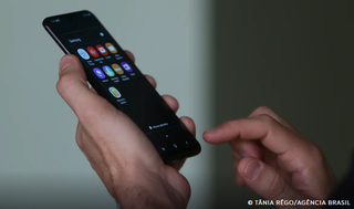 Acesso à internet cresce no Brasil, mas desigualdade ainda marca o uso da rede Acesso à internet cresce no Brasil, mas desigualdade ainda marca o uso da rede