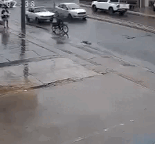 Motorista derruba idoso de triciclo e foge sem prestar socorro