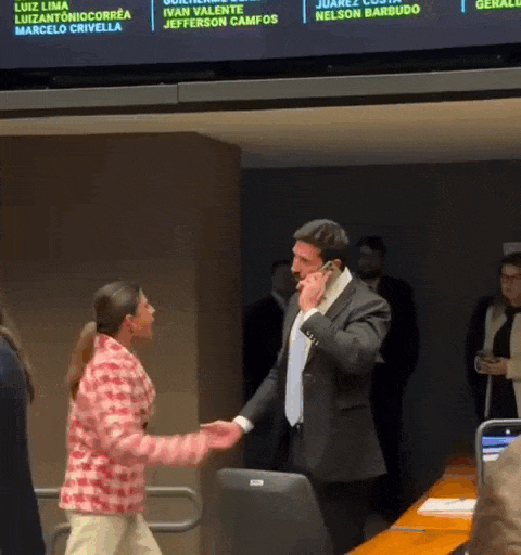 Sess&atilde;o ferve na C&acirc;mara e deputada de MS puxa discuss&atilde;o acalorada