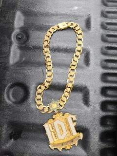 Apreensão em MS expõe símbolos do "traficante-pastor" que quer "Israel" no RJ Apreensão em MS expõe símbolos do "traficante-pastor" que quer "Israel" no RJ