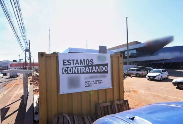 Patr&otilde;es recorrem at&eacute; a pr&ecirc;mios por assiduidade para evitar sumi&ccedil;o do servi&ccedil;o