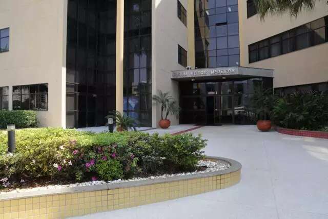 Recepcionista de hotel &eacute; preso ao tentar estuprar mulher de 19 anos