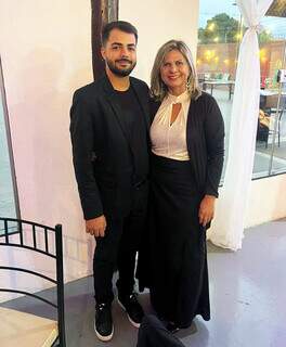 TÁON: Ela herdou a oficina do avô e criou um legado TÁON: Ela herdou a oficina do avô e criou um legado